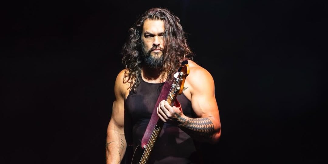 «Многие люди остаются в опасности». Джейсон Момоа эвакуировался из своего дома на Гавайях из-за наводнения