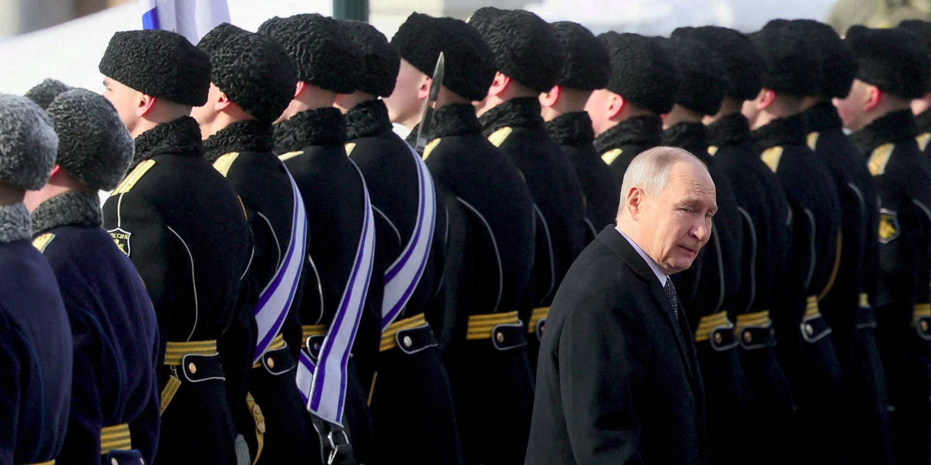 Галлямов допустил, что Россия собирается в ближайшее время перейти в оборону в Украине и атаковать Европу