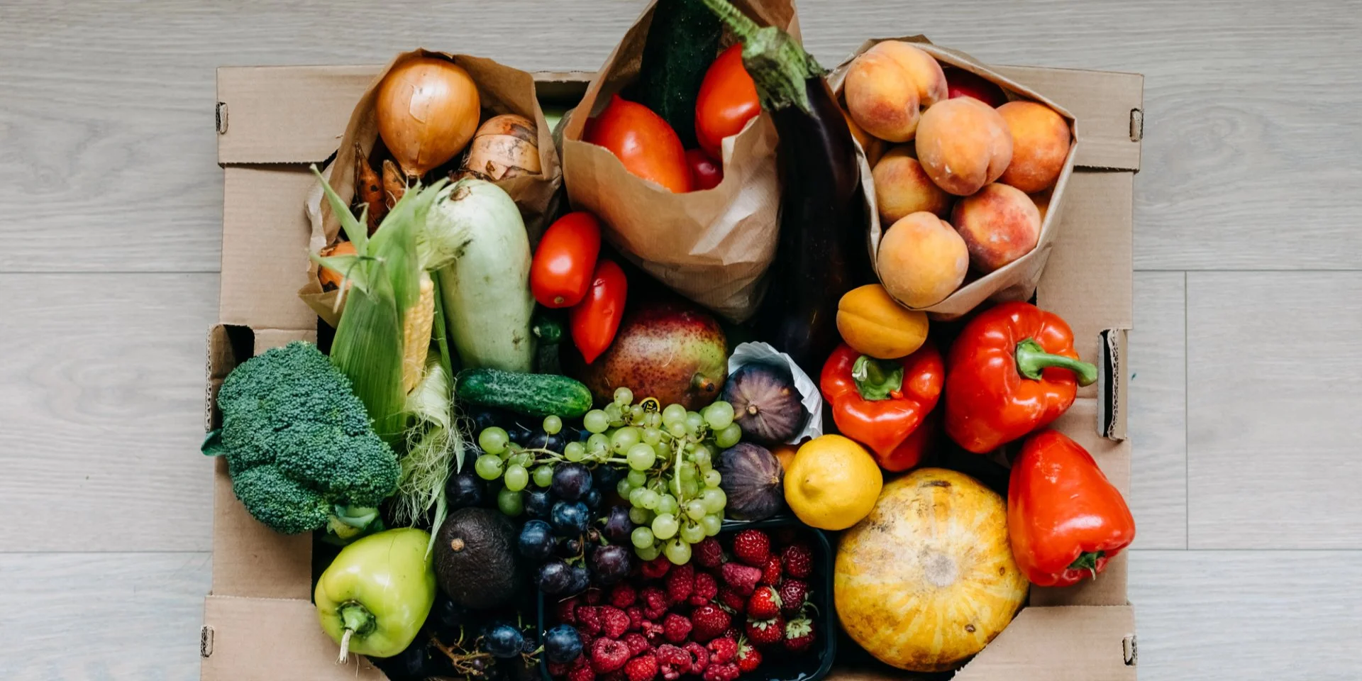 «Обогащенное» пестицидами. Исследователи назвали «Грязную дюжину» 2026 года: первое место занял любимый продукт здорового питания