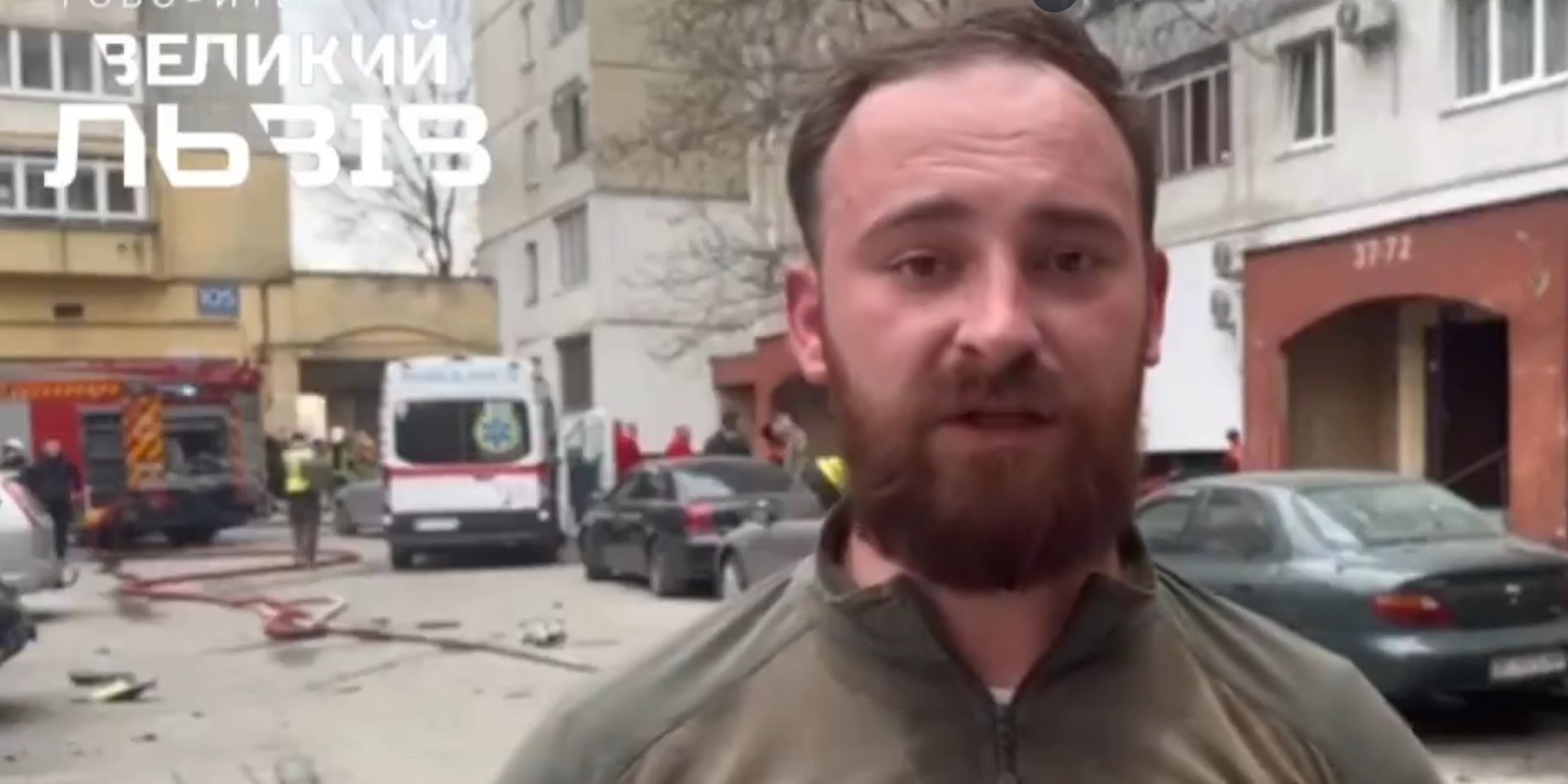 За словами військового медика Тараса, він відвіз постраждалу та іншого потерпілого на своїй машині до медустанови, а ще одного постраждалого евакуював із району Сихів за допомогою поліції (Фото: Скриншот із відео/x.com/TelekanalNTA)