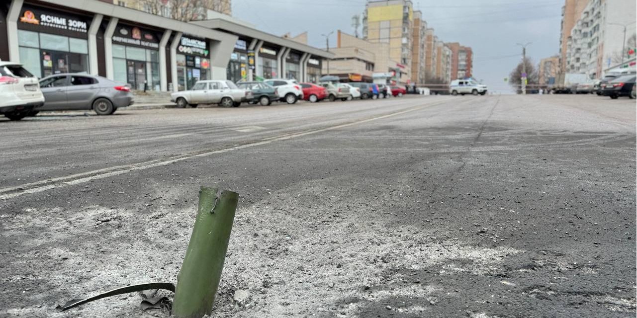 В России заявили о ракетном ударе по Белгороду и «серьезном» повреждении энергообъектов, в городе нет света и воды