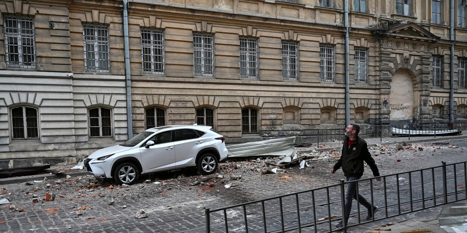 Тюрьма на Лонцкого во Львове пострадала в результате атаки 24 марта (Фото: REUTERS/Anastasiia Smolienko)
