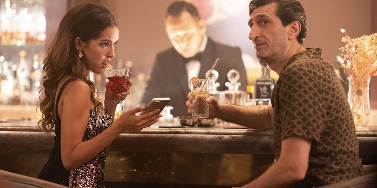 Политический триллер о пропаганде Орлы республики, украинская криминальная драма Скамер и возвращение культовых Сумерек — что смотреть в кино