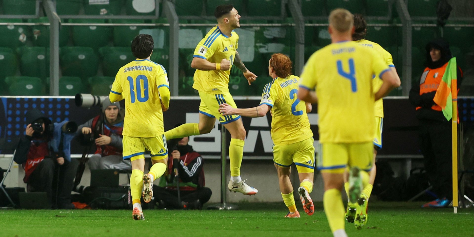 Украина — Швеция: кто сегодня покажет отборочный матч ЧМ-2026