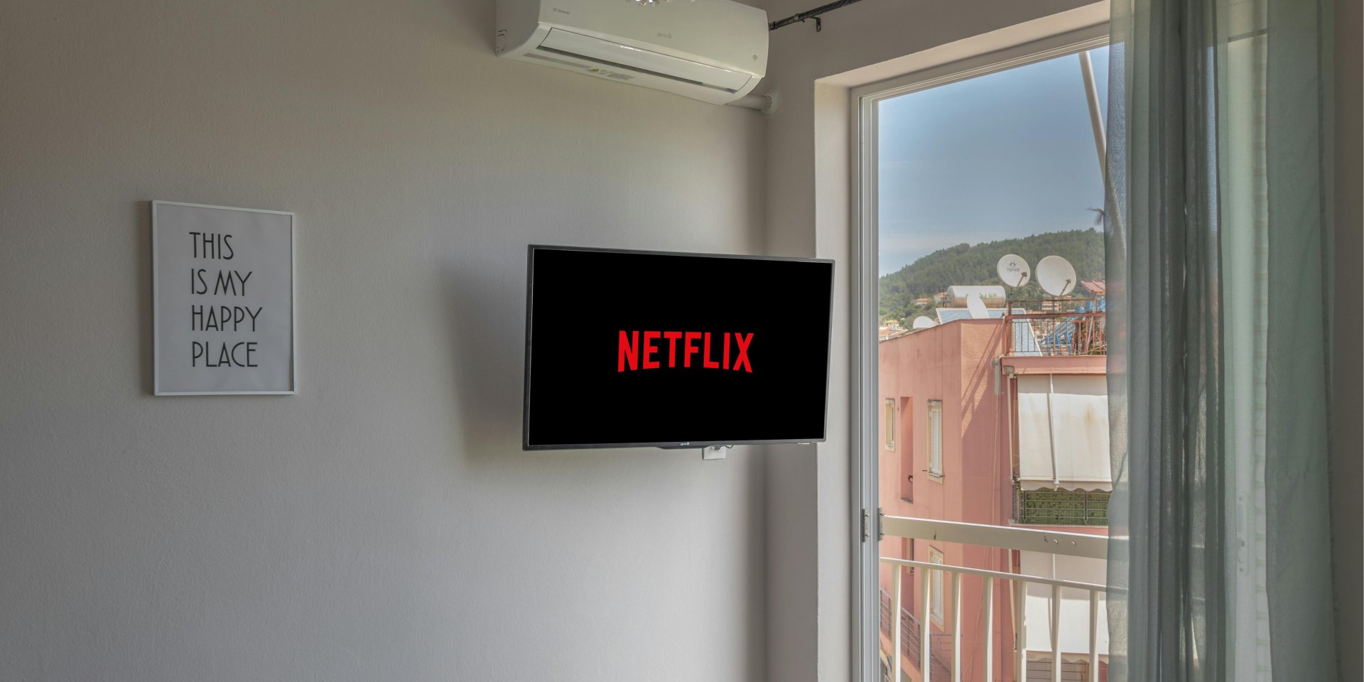 На какой высоте следует монтировать телевизор? Как найти идеальную точку для экрана на стене