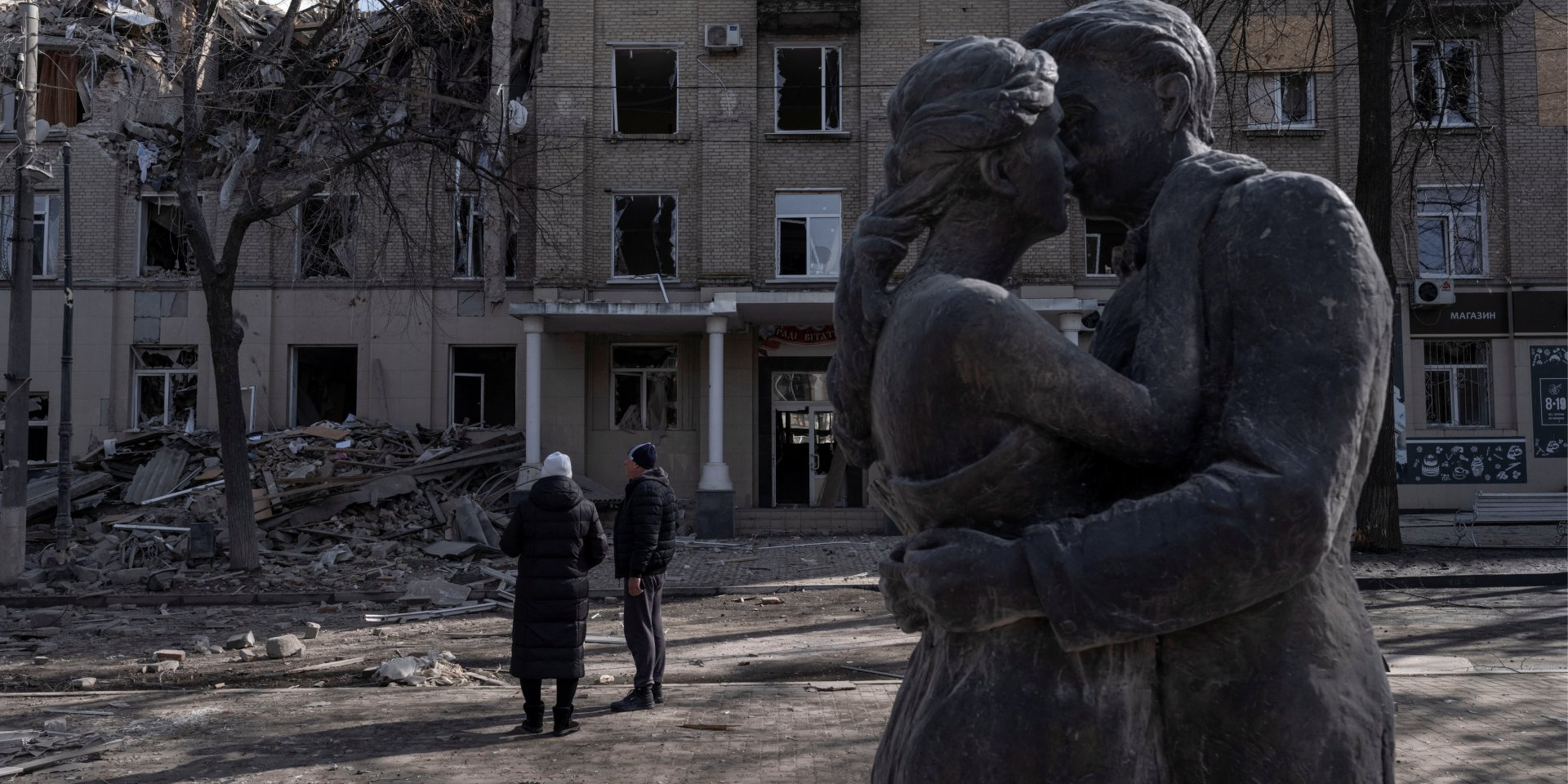 Druzhkivka citizens on the site of Russian attack, March 2026 (Photo: Iryna Rybakova/Press Service of the 93rd Kholodnyi Yar Separate Mechanized Brigade of the UAF)