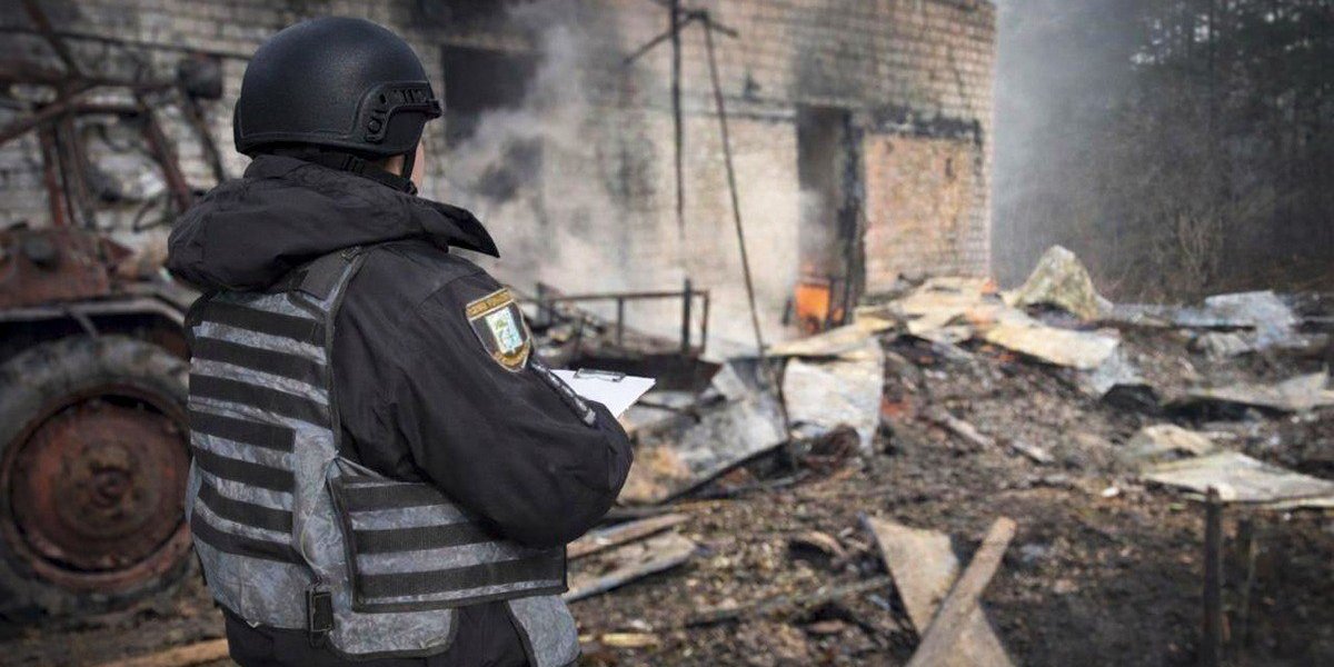 Войска РФ ударили из артиллерии по дому в Сумской области, погибла девушка, ее 6-летняя сестра тяжело ранена