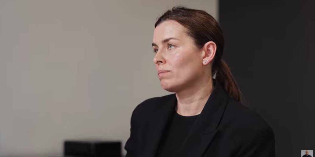 «Не могу слушать свои любимые их песни». Режиссер Катя Царик рассказала о ссоре с кумовьями Юлией Саниной и Валерием Бебко