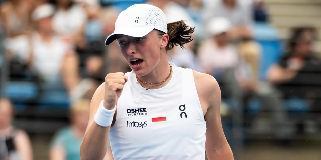 «Последнее время было для меня непростым». Звездная Свентек не сыграет за Польшу против Украины