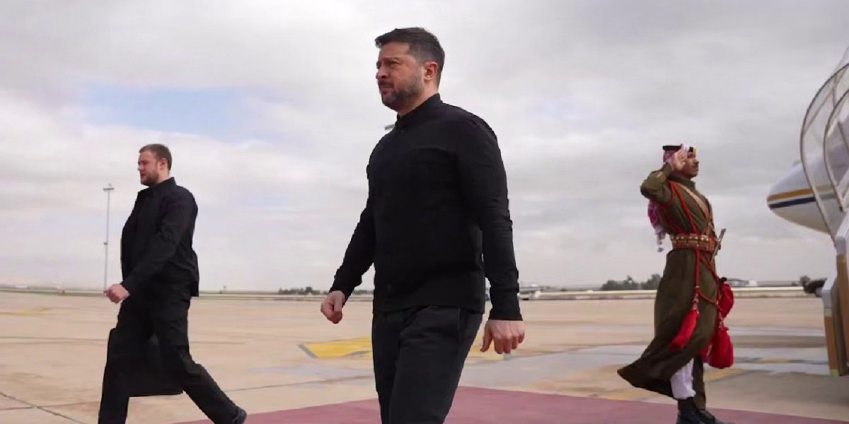 Турне по Ближнему Востоку. Зеленский прибыл в Иорданию и анонсировал «важные встречи» — видео