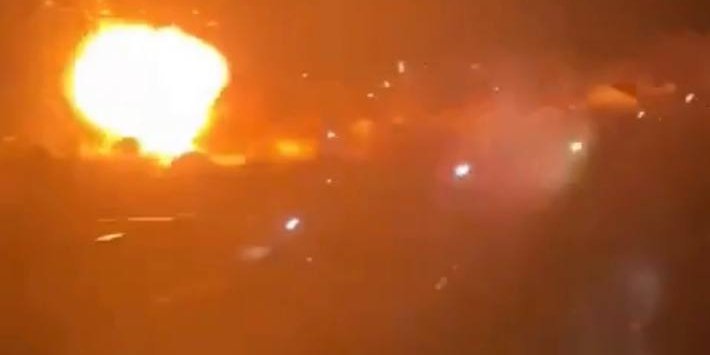 «Самый масштабный удар за время войны»: Таганрог в РФ атаковали БпЛА, власти заявили о повреждении предприятий и перекрытии движения возле авиазавода