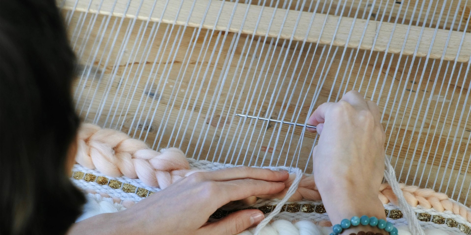 От льна до шерсти. Археологи впервые воссоздали бронзовый ткацкий станок по органическим остаткам