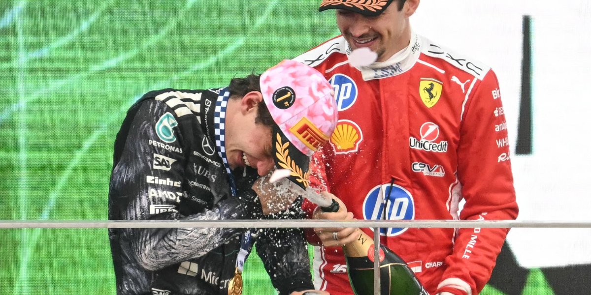 Антонелли вручили «детское шампанское» за победу на Гран-при Японии — фото