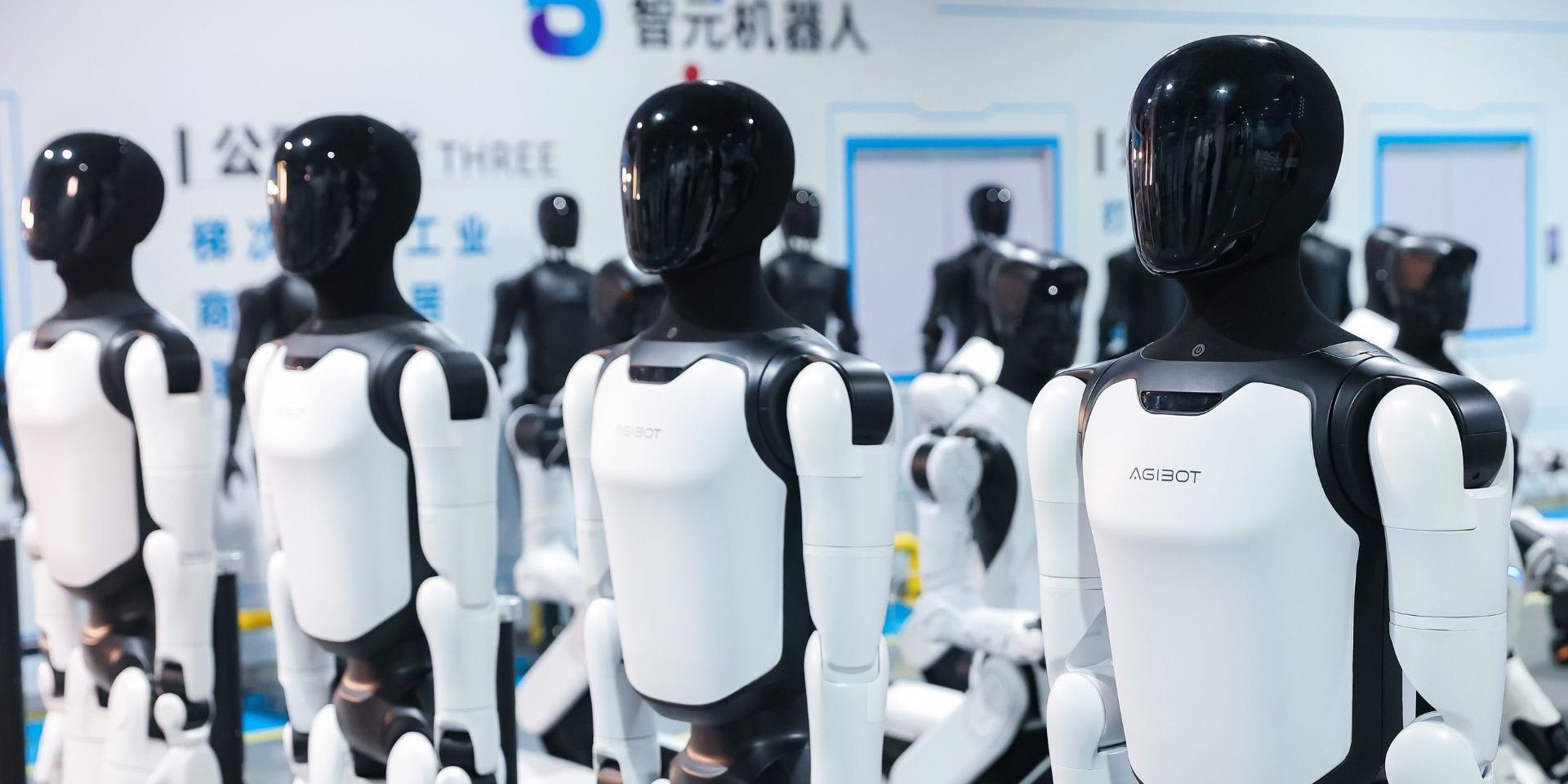 Темпы производства выросли. Китайская компания AGIBOT выпустила 10-тысячного гуманоидного робота