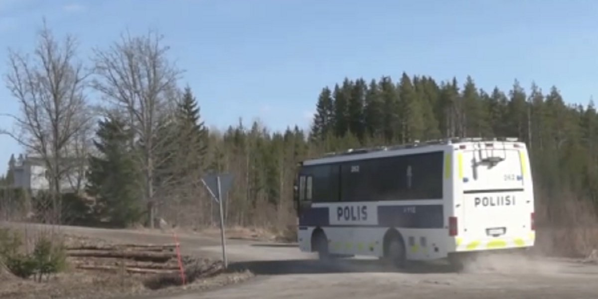 Police near one of the sites where the drones fell, Finland (Photo: Video screenshot / Yle)
