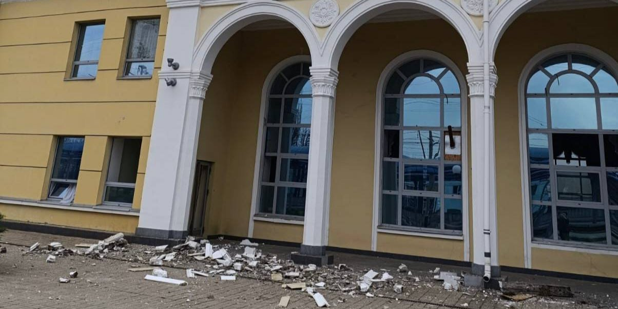 Sloviansk railway station after Russian strike on the railway infrastructure, March 31, 2026 (Photo: Oleksii Kuleba / Telegram)