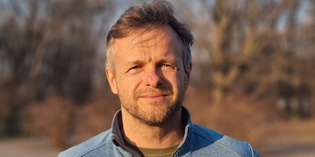 Книга Артема Чапая Не народжені для війни вийде друком китайською та корейською мовами (Фото: Artem Chapeye/Facebook)