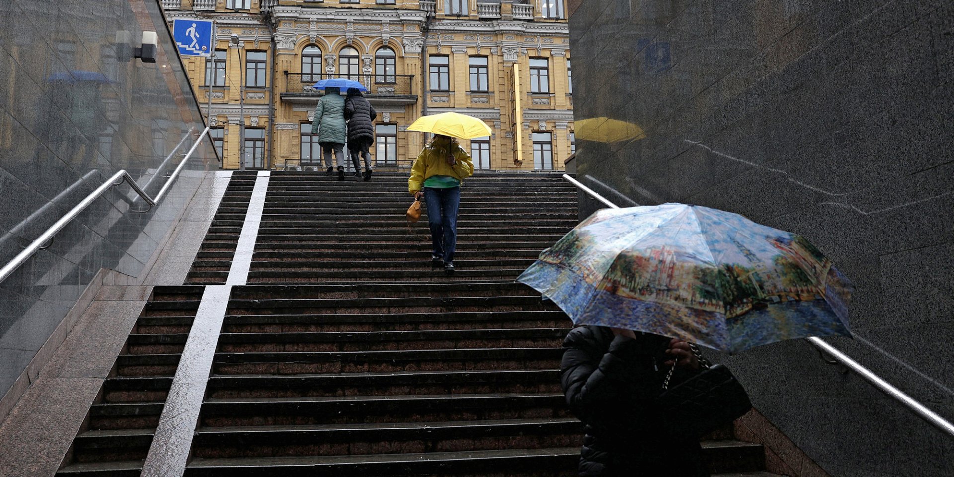 В отдельных регионах на днях даже ожидаются грозы (Фото: ANATOLII STEPANOV/AFP via Getty Images)