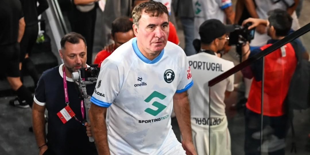 Экс-футболист Реала и Барселоны заменит Луческу в сборной Румынии — СМИ