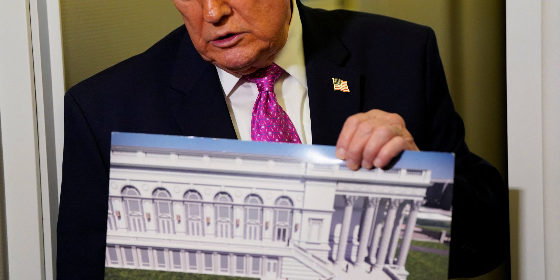 Суд в США запретил Трампу ремонтировать новый бальный зал в Белом доме