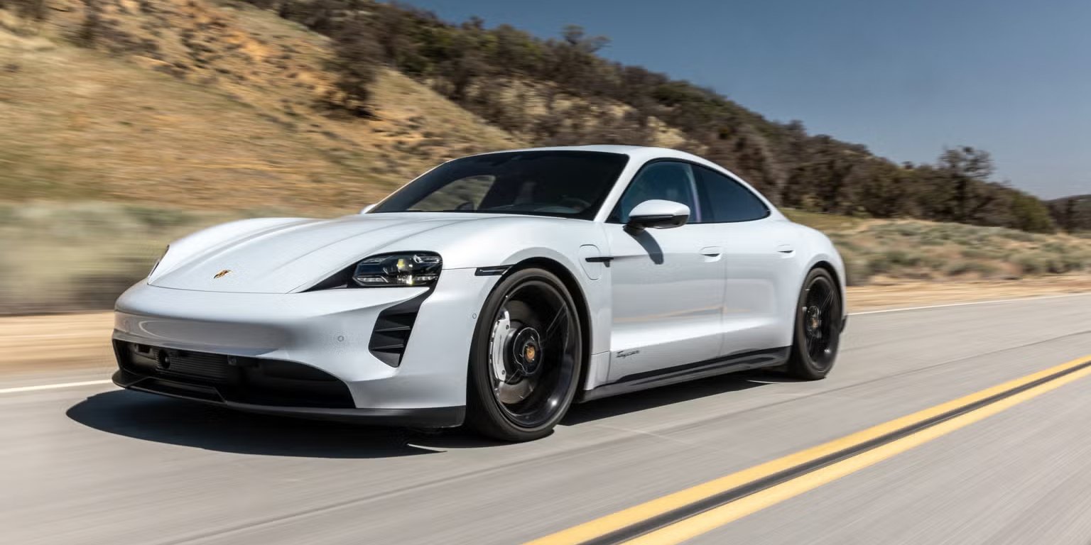 Неисправный люкс. Владельцы Porsche Taycan подали в суд из-за перегрева зарядных кабелей