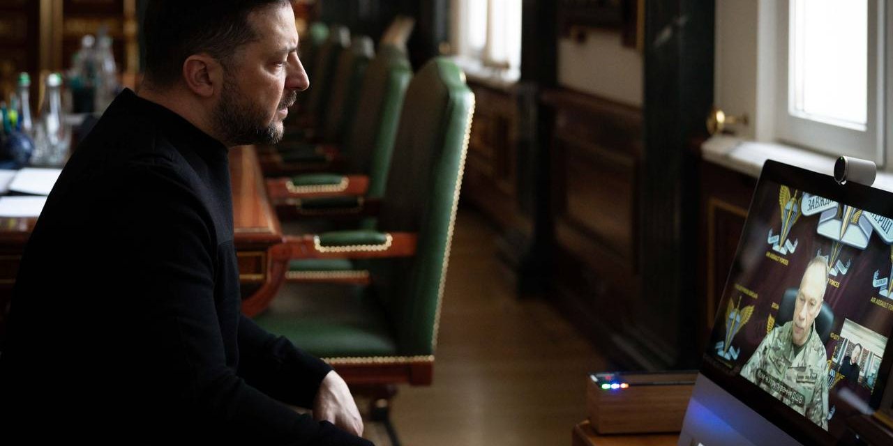 Россияне на фронте пытаются активнее штурмовать, но это лишь увеличивает их потери — Зеленский