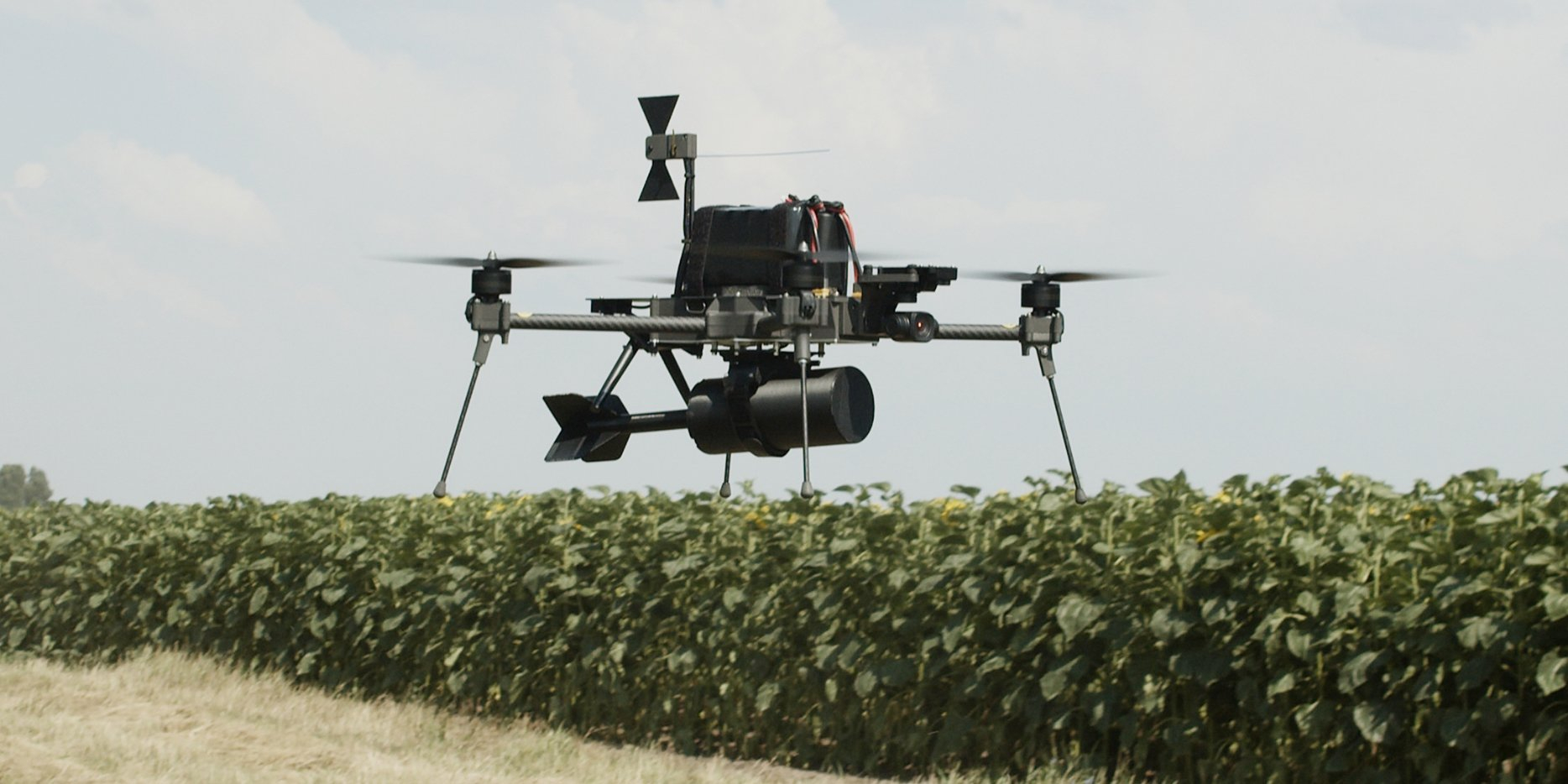 LINZA is a multifunctional unmanned aerial vehicle equipped with a gyro-stabilized camera for day and night observation (Photo: frontline-robotics.tech/en-linza)