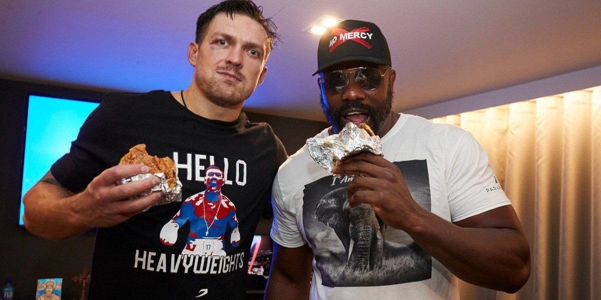 Олександр Усик і Дерек Чісора після їхнього бою 2020 року (Фото: twitter.com/MatchroomBoxing)