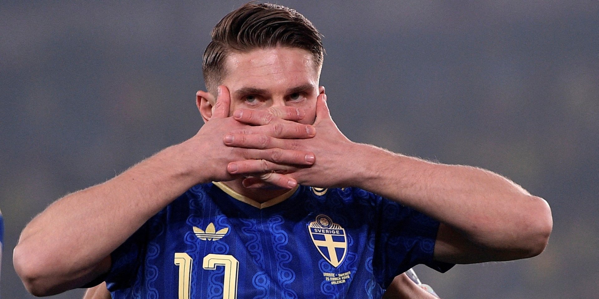 «Маска» Дьекереша. Автор хет-трика в ворота сборной Украины запатентовал свое празднование