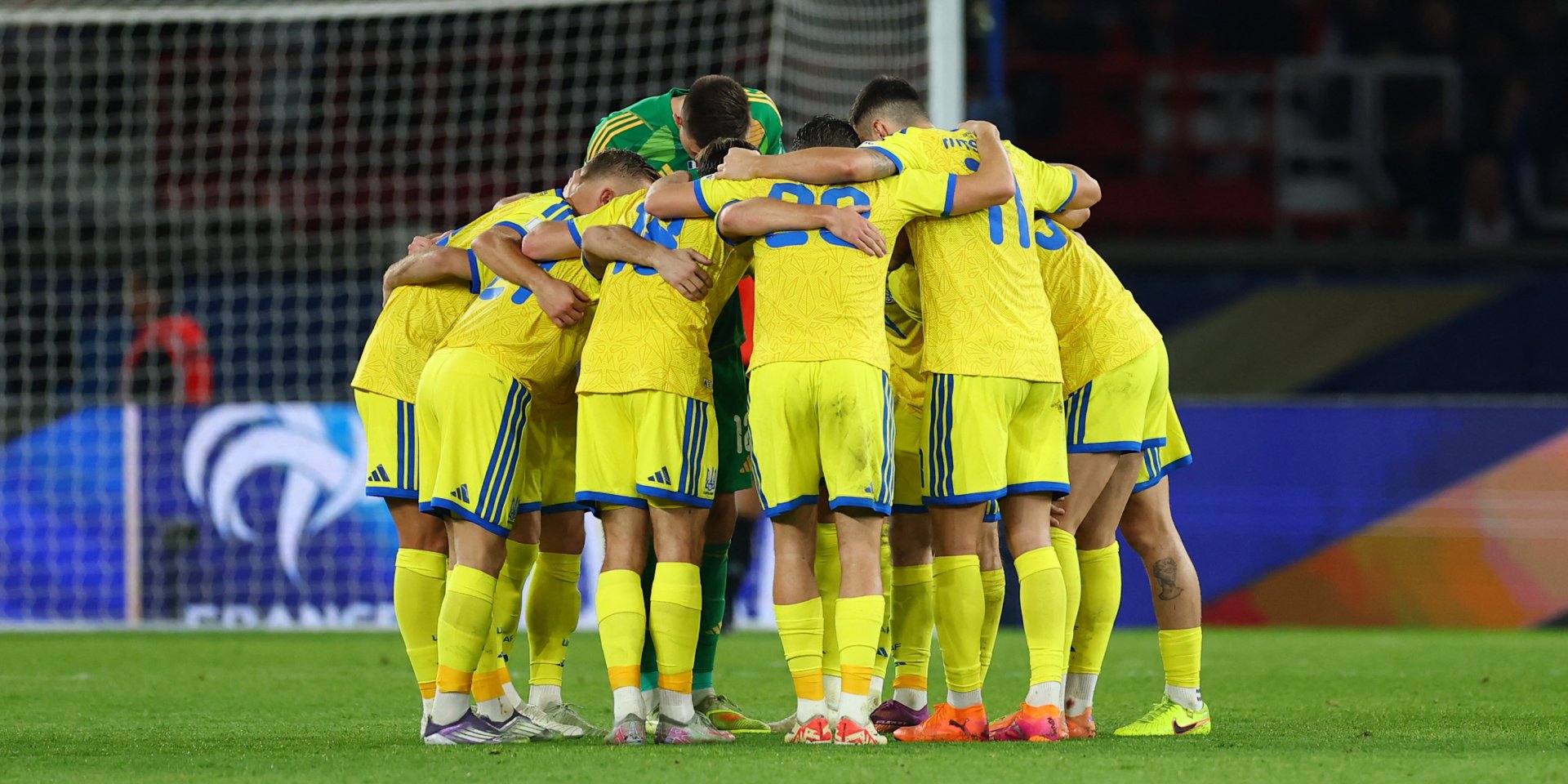 «Наши звезды уже не хотят общаться с народом». Легенда Динамо раскритиковал поведение игроков сборной Украины