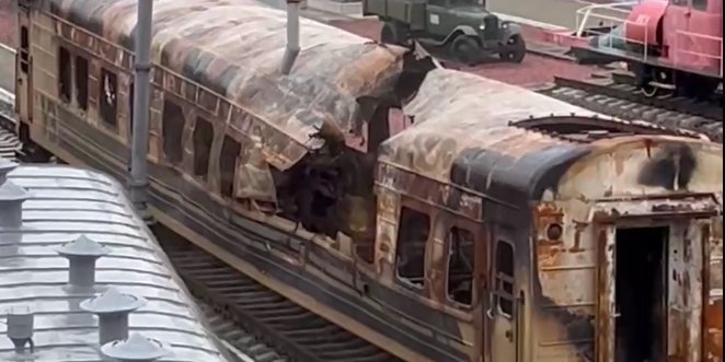 Лещенко показал вагон поезда Чоп-Львов-Барвенково, в котором погибли шесть человек от попадания шахеда — видео