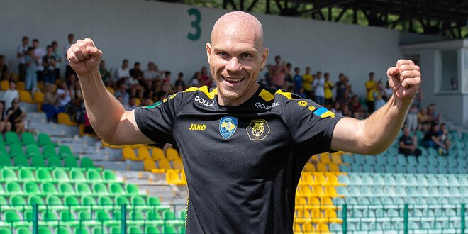 «Я увидел жизнь в Европе». Игрок сенсационного клуба из Чернигова назвал разницу между футболом в Украине и Швеции