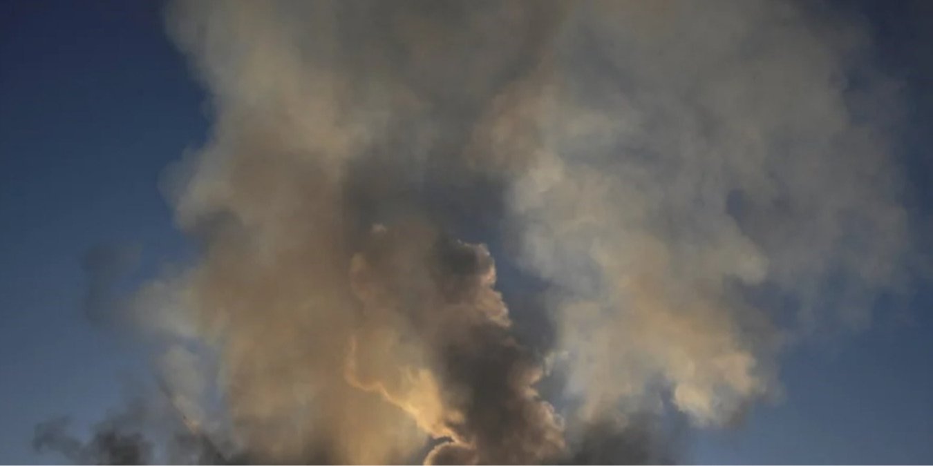 Россия организовала атаки дронами по Харькову: под ударом несколько районов, на месте попаданий пожары