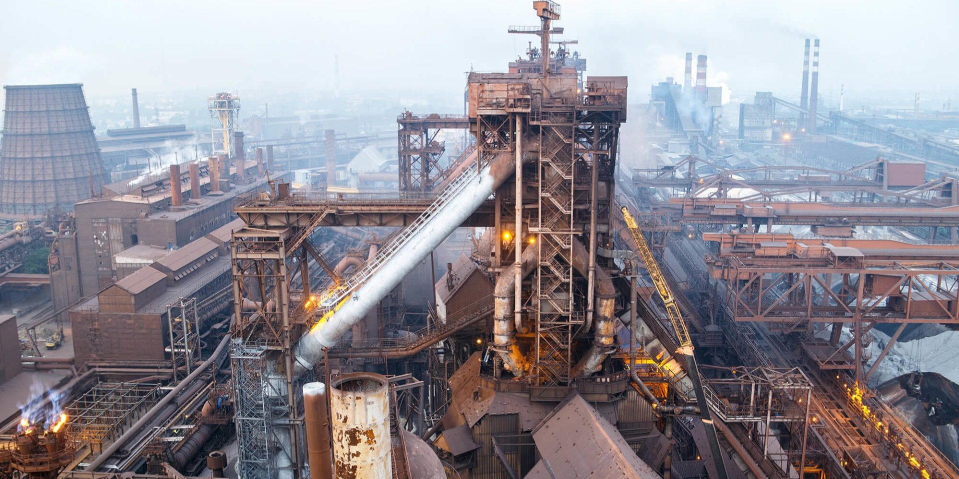 Контролирует Ахметов. Промышленный гигант из прифронтового города в марте увеличил производство