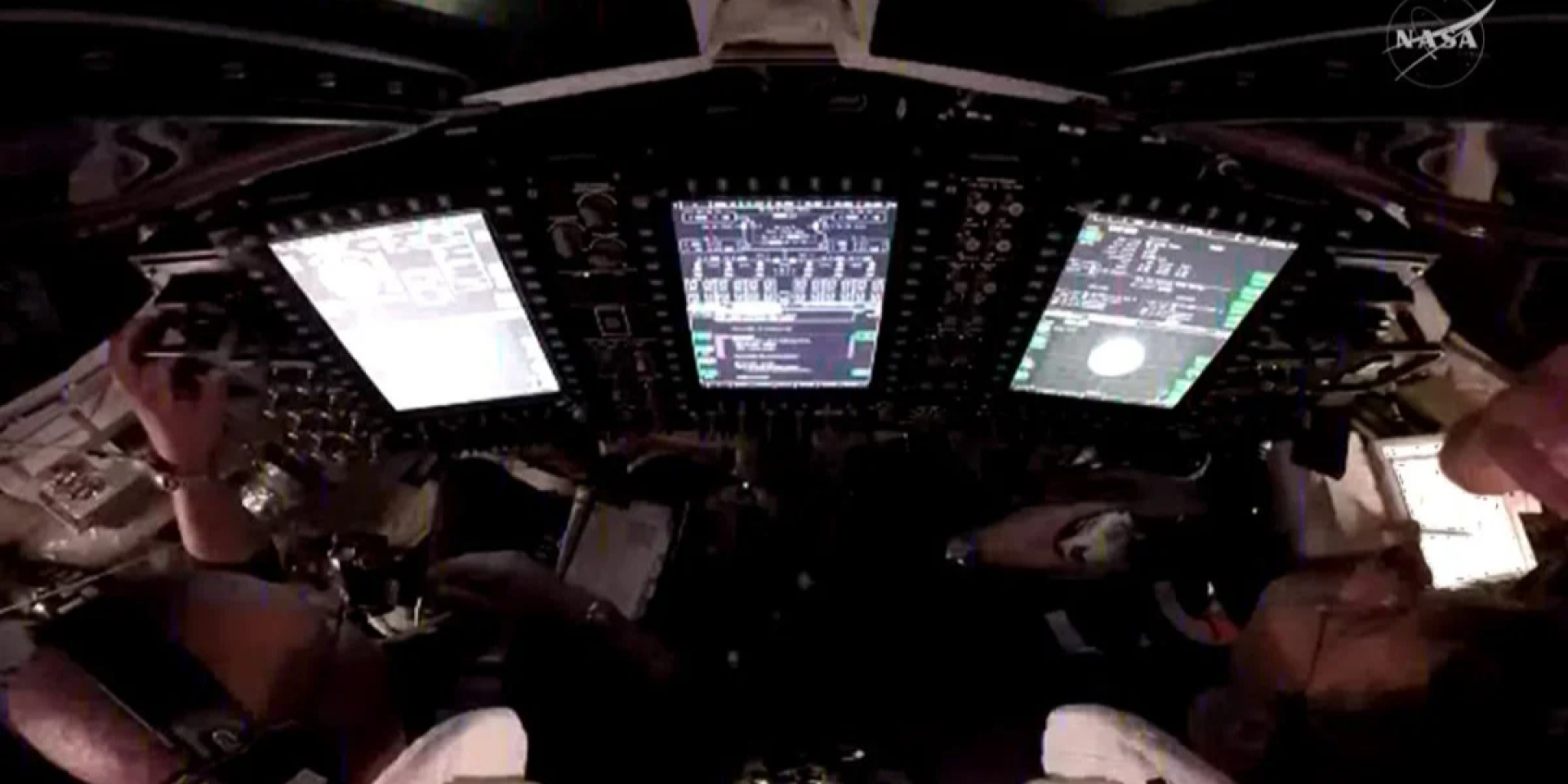 В шаге от Луны. Экипаж Orion успел починить бортовой туалет перед запуском двигателей