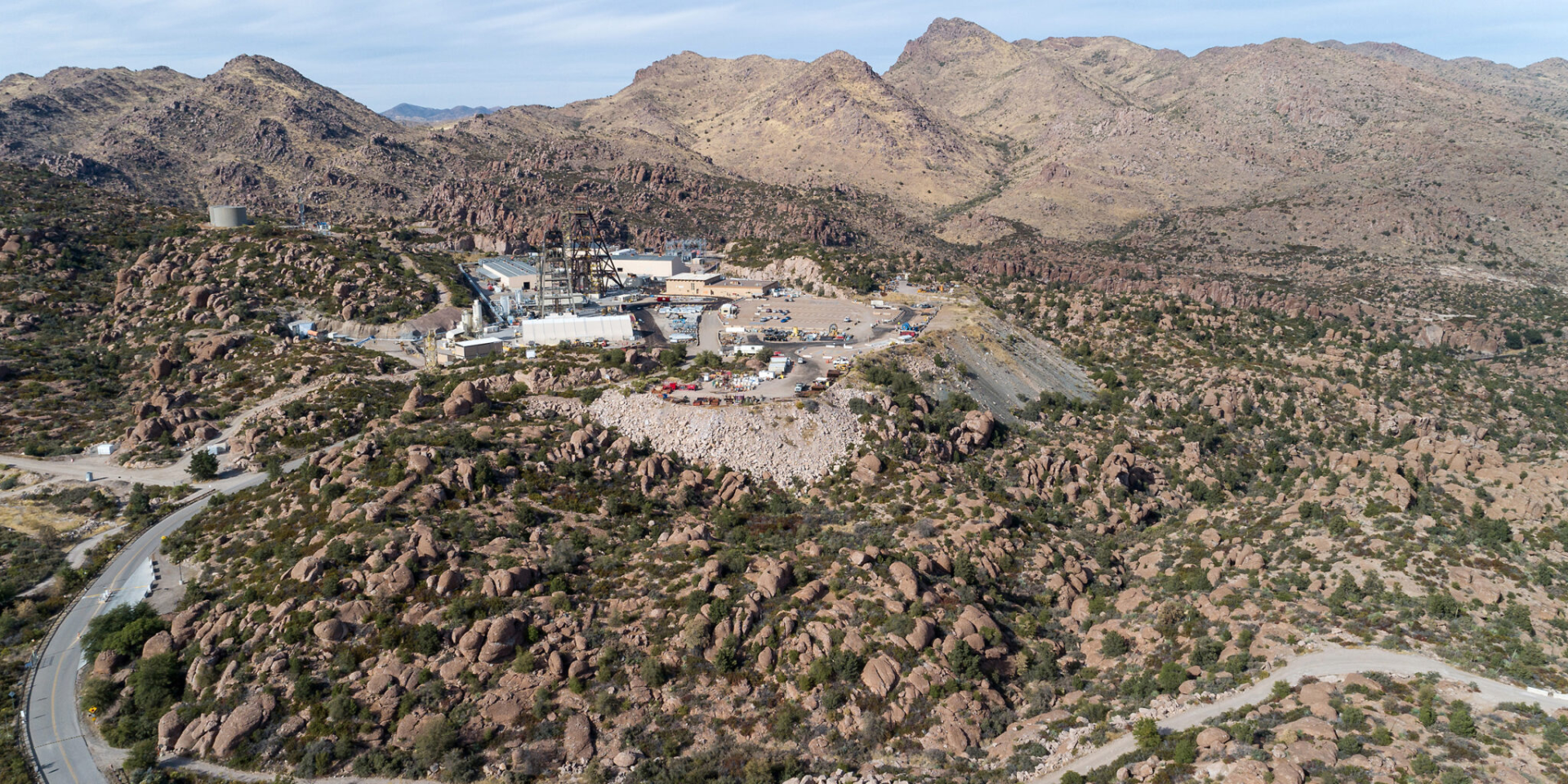 На месте религиозных обрядов. На гигантском месторождении с миллиардными запасами ценного металла планируют добычу