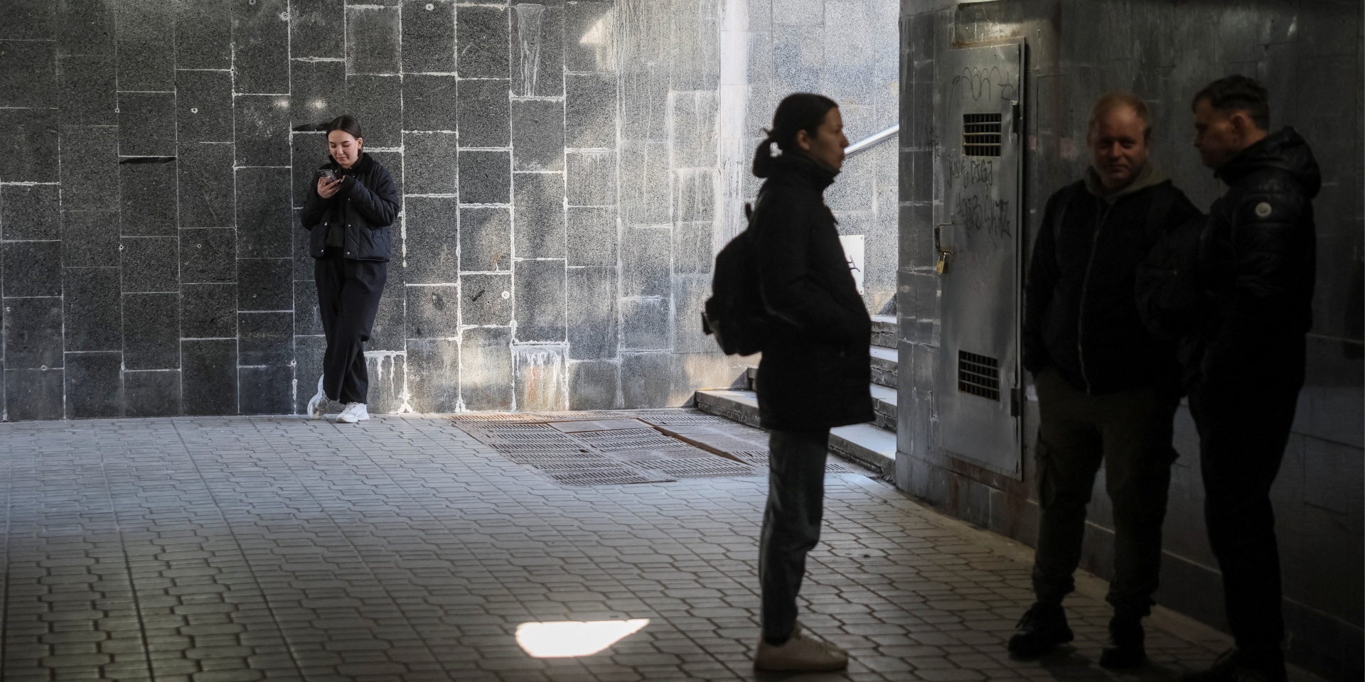 В Киеве прогремели взрывы, в Дарницком районе возник пожар