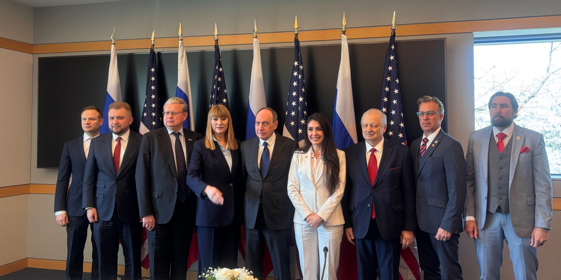 Американские сенаторы требуют у администрации Трампа объяснить, почему в США впустили группу подсанкционных российских депутатов