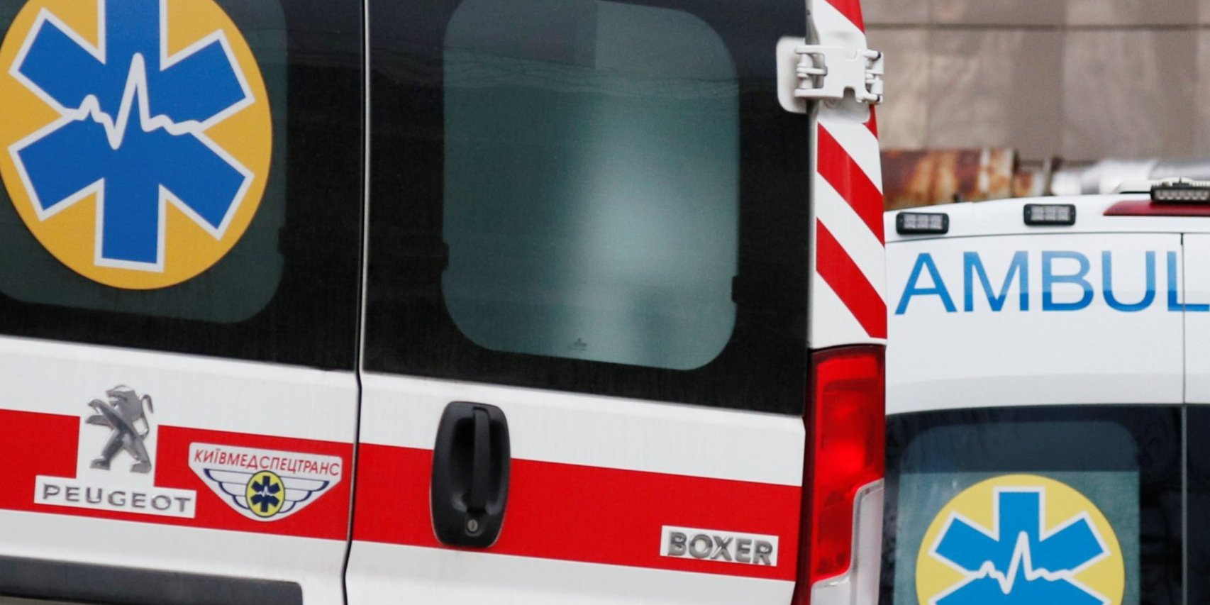 The injured girl was taken to the hospital (Photo: REUTERS/Gleb Garanich)