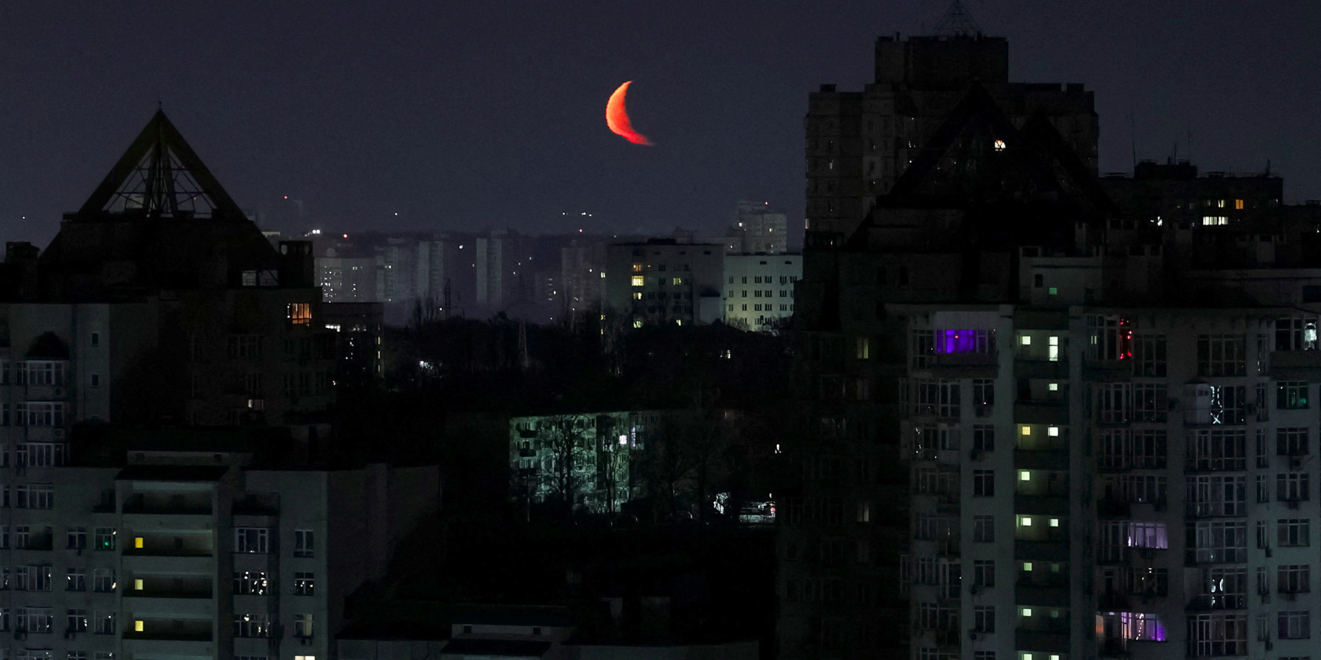 Укрэнерго не планирует отключений света 5 апреля