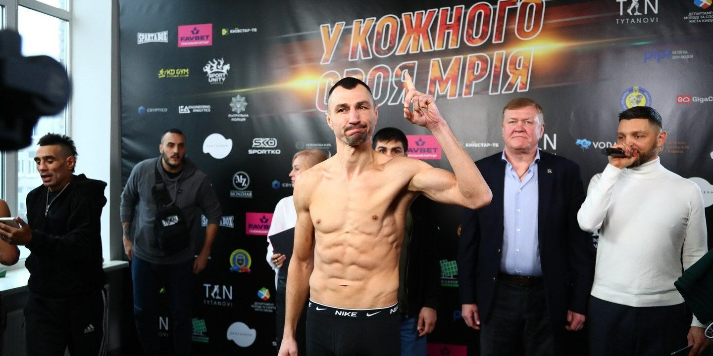 42-летний Виктор Постол потерял чемпионский титул, потерпев поражение от молодого мексиканца