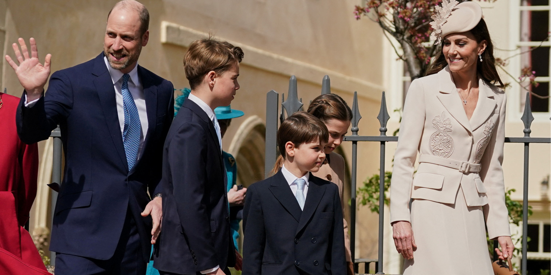 Кейт Миддлтон в изысканном наряде и серьгах королевы Елизаветы II появилась на пасхальной службе в Виндзорском замке