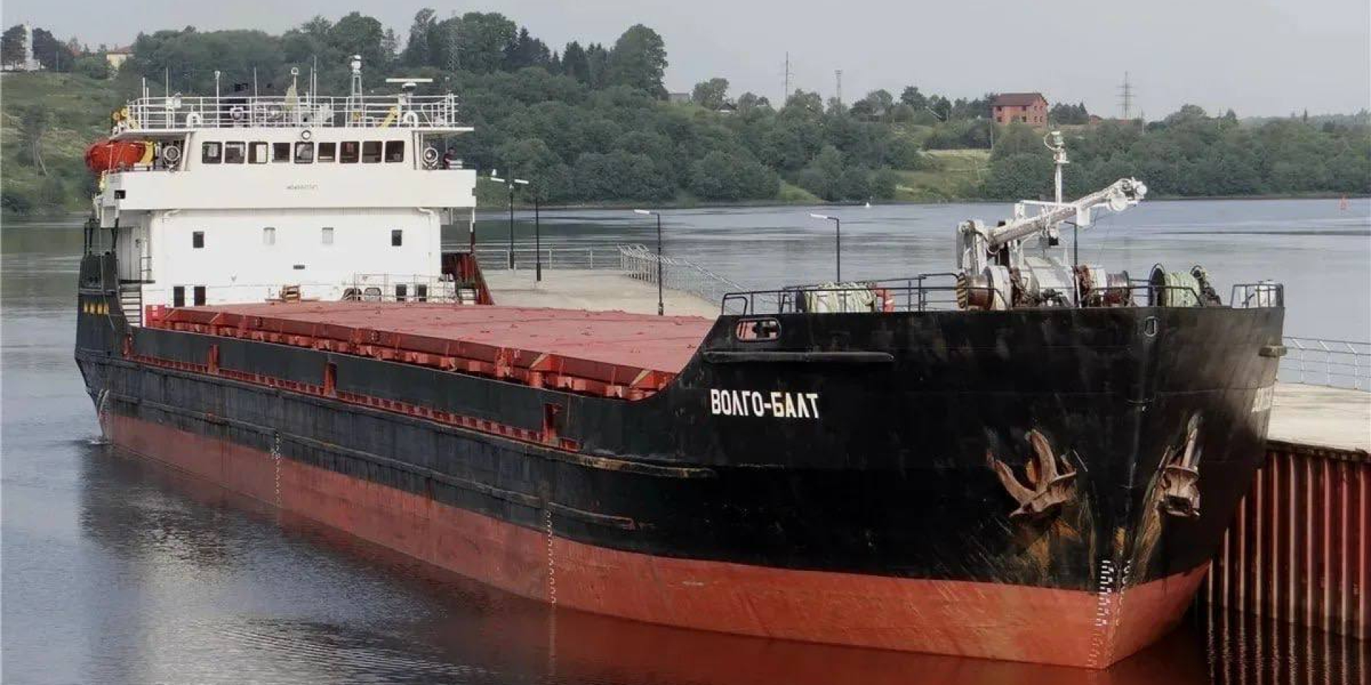 Volgo-Balt-type vessel sank off the coast of Kherson Oblast (Photo: Volodymyr Saldo / Telegram)