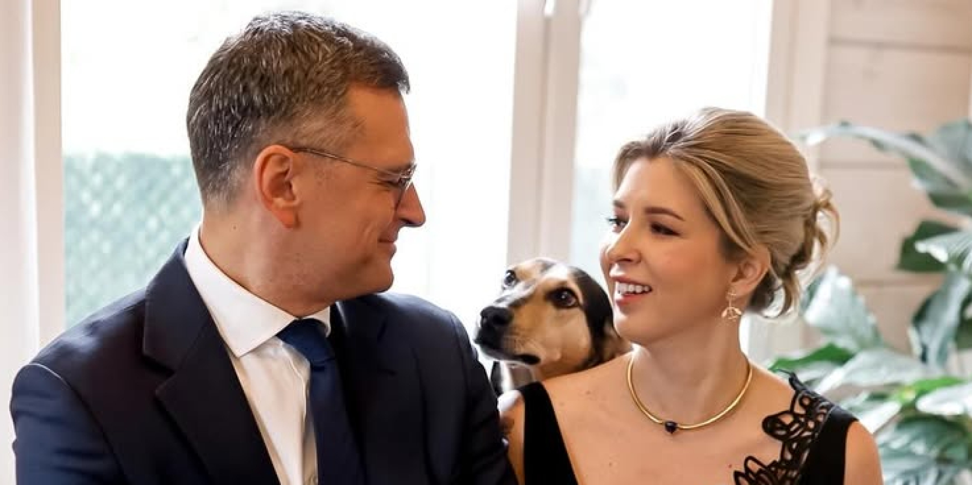 «Даже плакал». Дмитрий Кулеба и Светлана Павелецкая посетили спектакль Маруся Чурай во Франковском драмтеатре