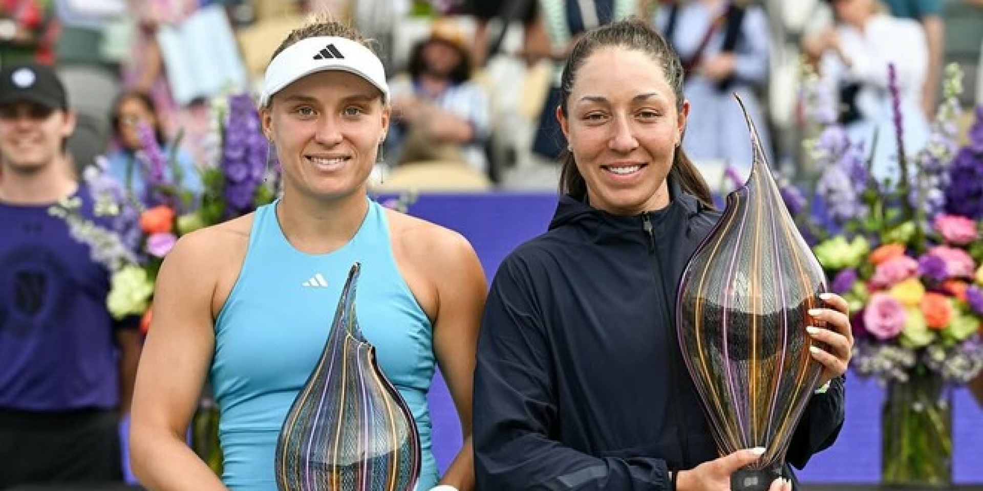 Юлія Стародубцева та Джесіка Пегула (Фото: WTA)