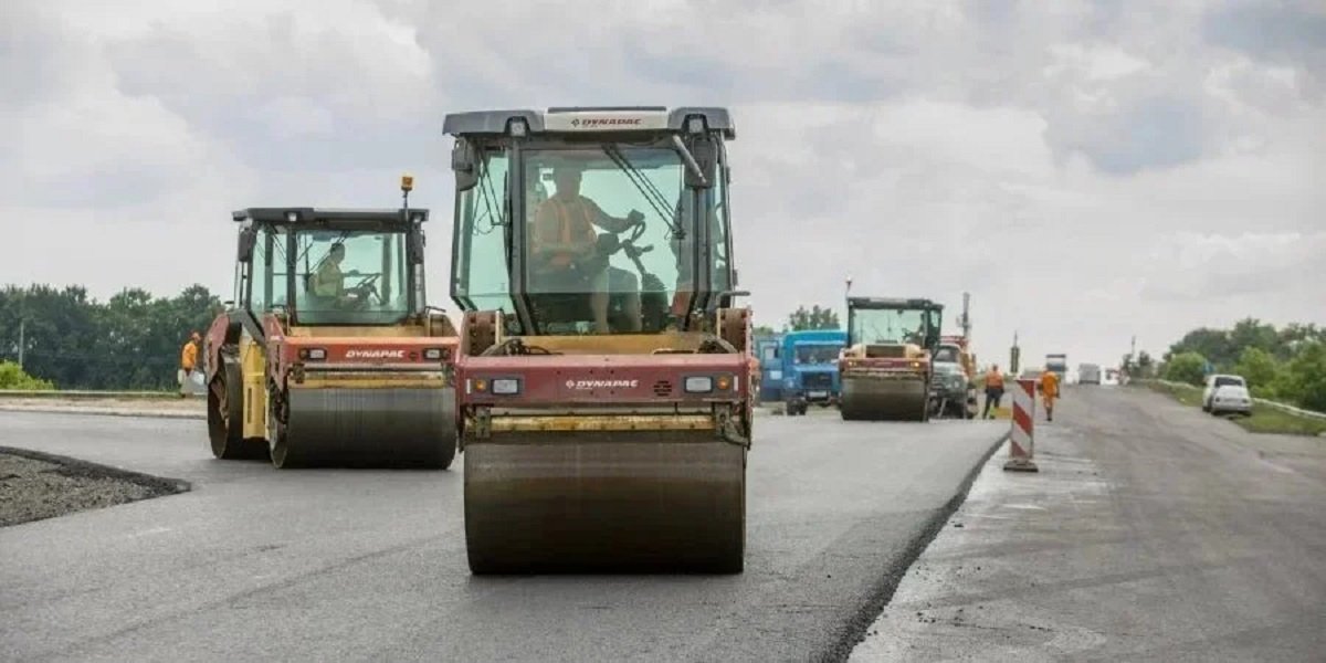 «Укрепление обороноспособности». Кабмин выделил на восстановление дорог в прифронтовом городе 300 млн гривен