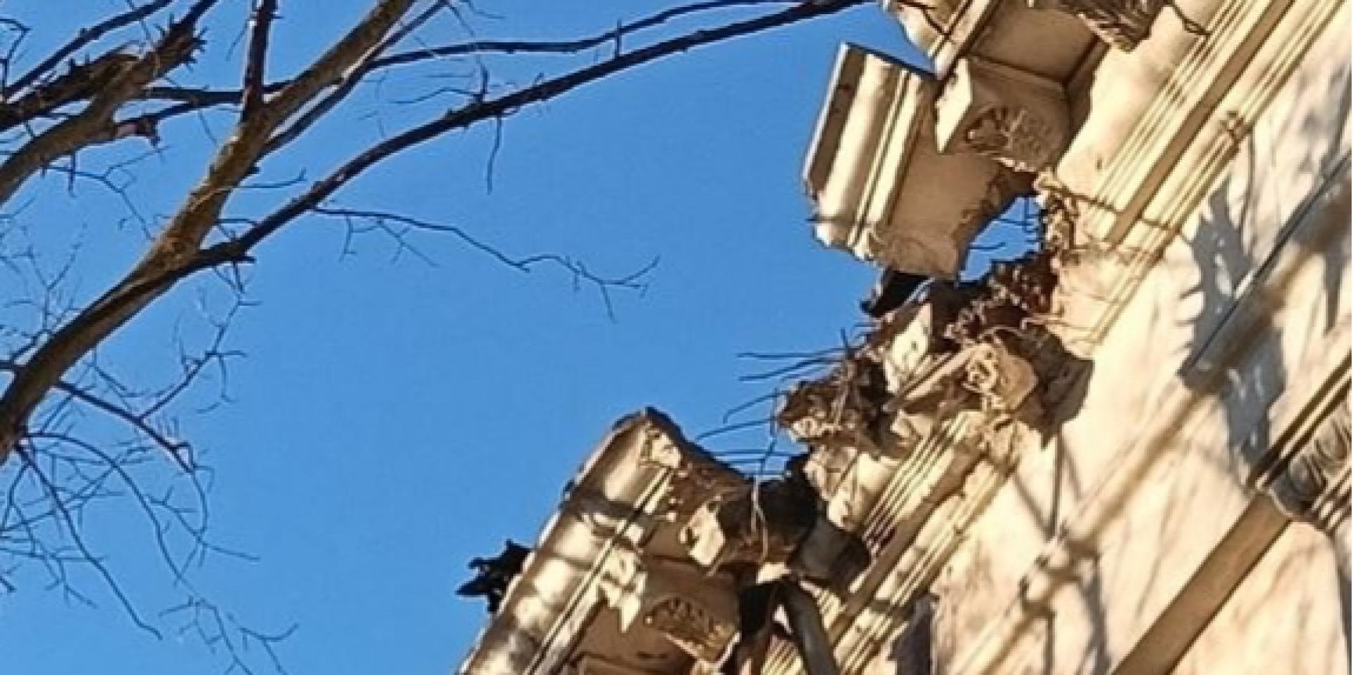 Постраждав Херсонський театр імені Куліша (Фото: Олександр Книга/Facebook)