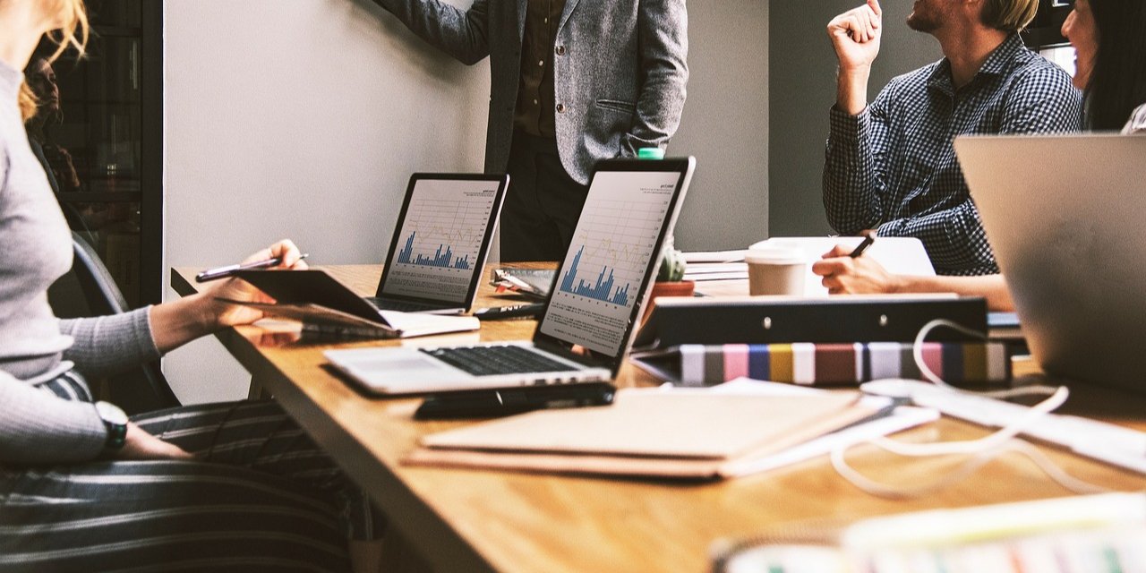 Новые приоритеты. Молодые основатели ИИ-стартапов бросают учебу и живут за счет инвесторов — WSJ