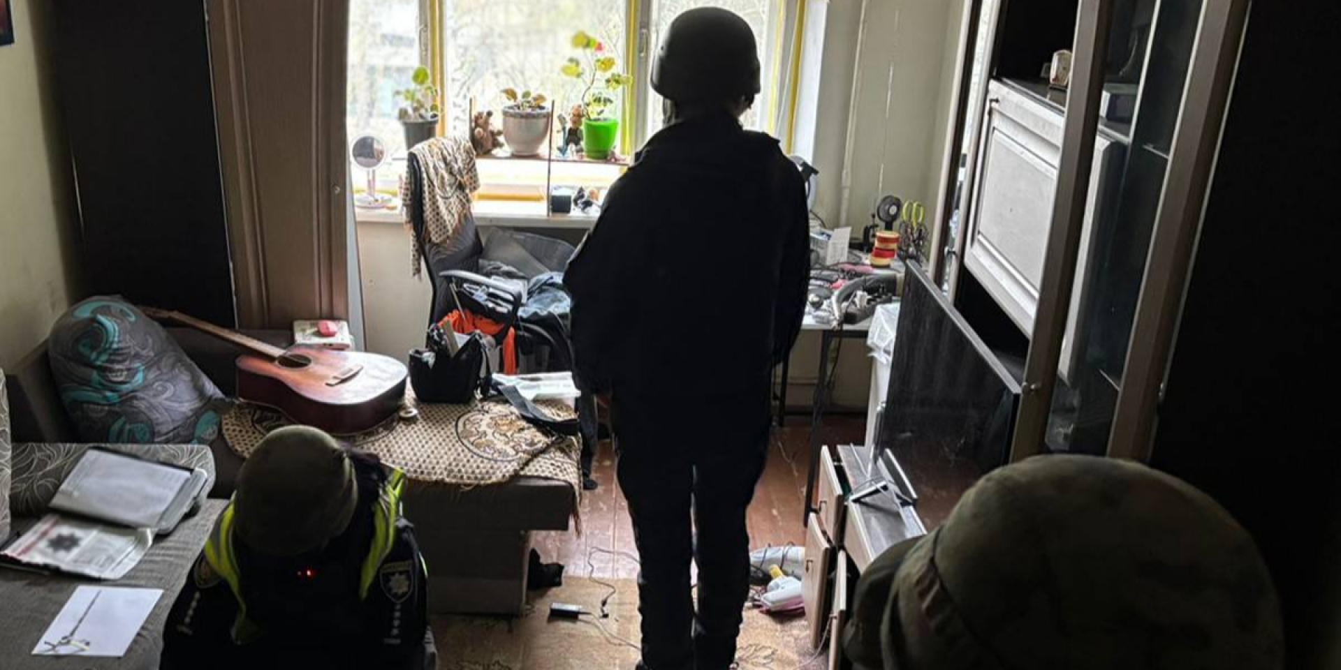 Police are locating the 43-year-old resident of the apartment where the explosion occurred (Photo: Police of Zhytomyr Oblast / Telegram)