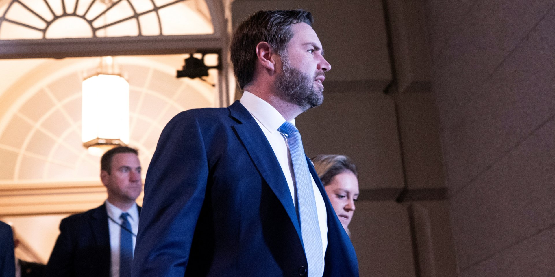 Vance reisde naar Hongarije om Orbán te steunen voorafgaand aan de parlementsverkiezingen (Foto: REUTERS/Nathan Howard)